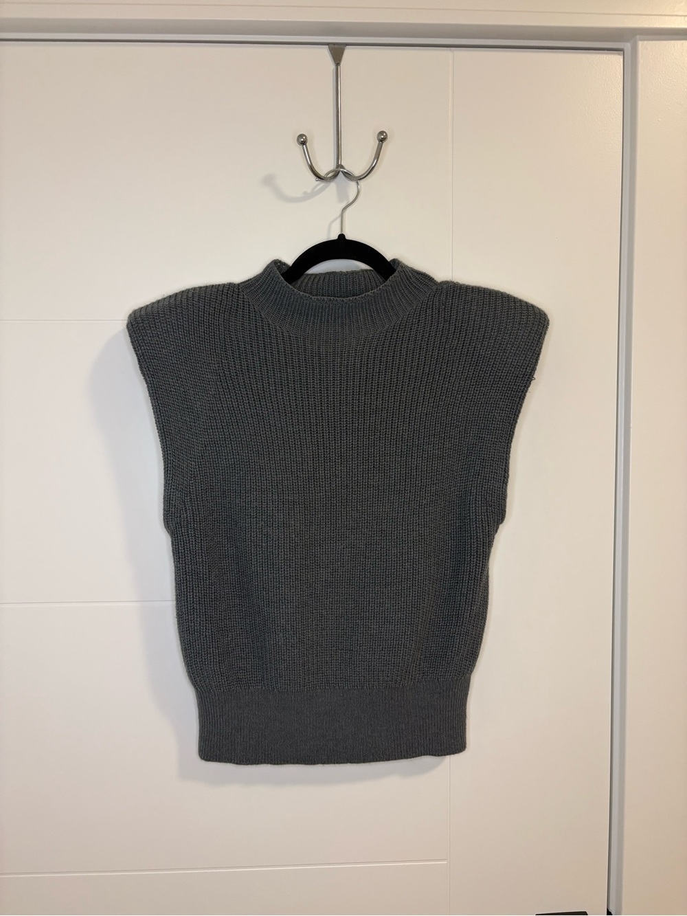 Babaton Hazlitt Sweater Vest in Heather Smky Emerald G